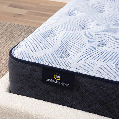 Corner detail of a Serta Perfect Sleeper plush mattress||feel: plush||level: enhanced