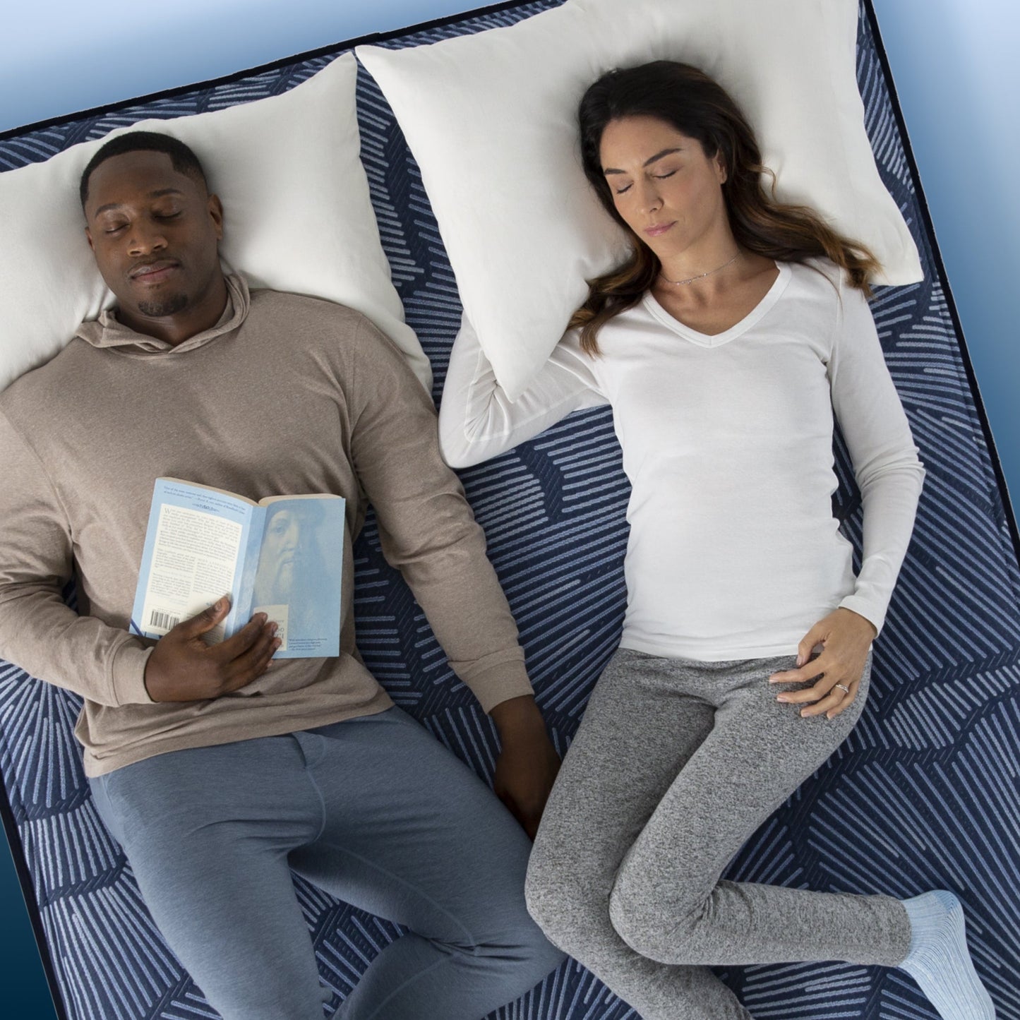 A couple sleeping on a perfect sleeper plush mattress||feel: plush||level: enhanced